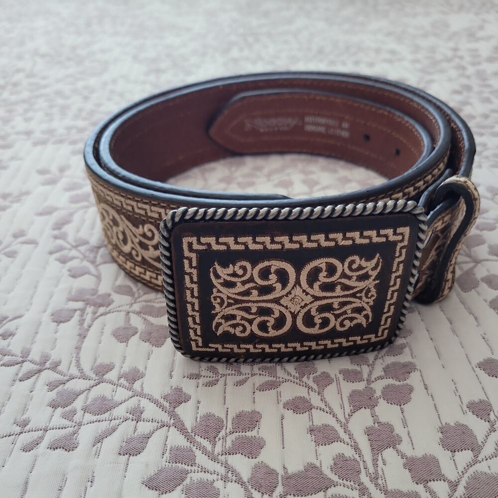Nocona Belt Co. Western Genuine Leather Brown Belt with buckle Men’s Size 44